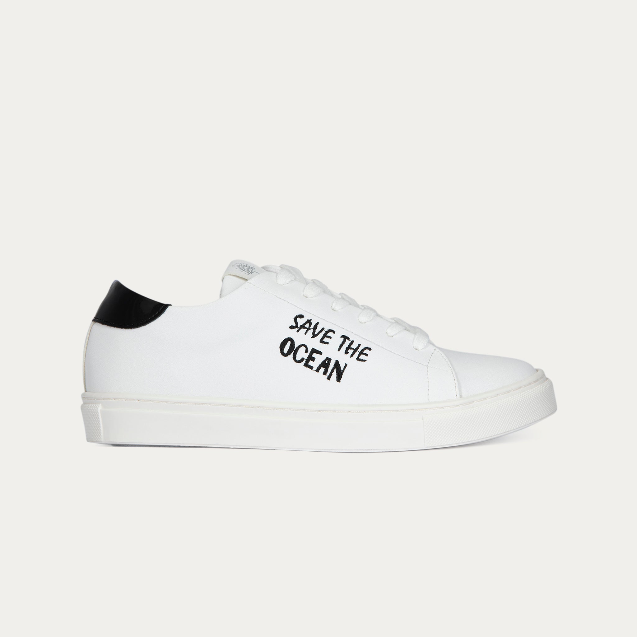 Sneakers Save the ocean bianco nero, vegane ecologiche